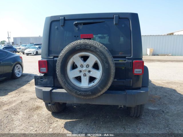 1C4BJWDG4HL724476 Jeep Wrangler Unlimited Sport 4x4