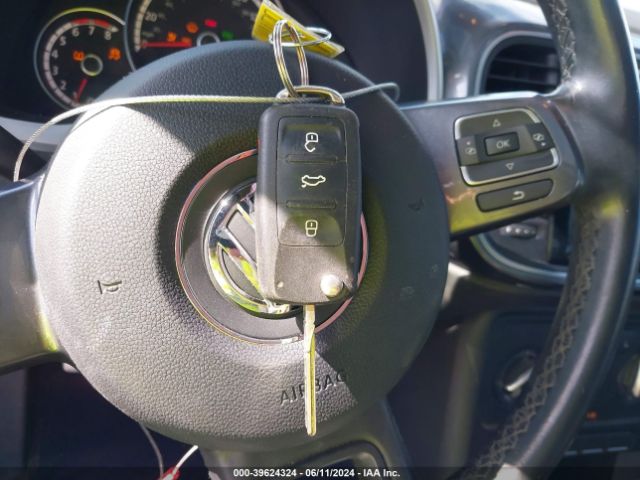 3VWJX7AT1EM631987 Volkswagen Beetle 2.5l