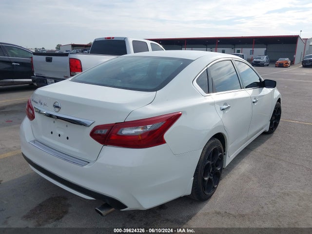 Nissan Altima 2.5 S 2018 1N4AL3AP9JC140143 Image 4