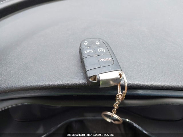 1C3CCCBG9FN581109 Chrysler 200 S