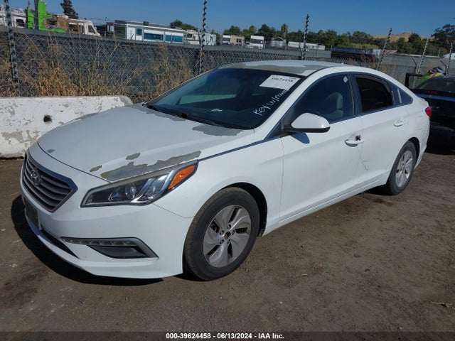 Hyundai SONATA SE 2015 5NPE24AF2FH003617 Image 2