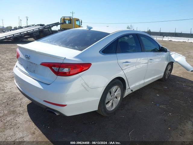 Hyundai SONATA SE 2015 5NPE24AF2FH003617 Image 4