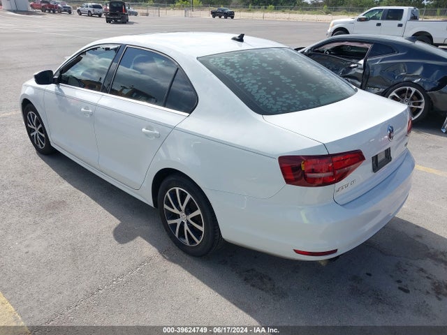3VWDB7AJ2JM260780 Volkswagen Jetta 1.4t Se/1.4t Wolfsburg Edition