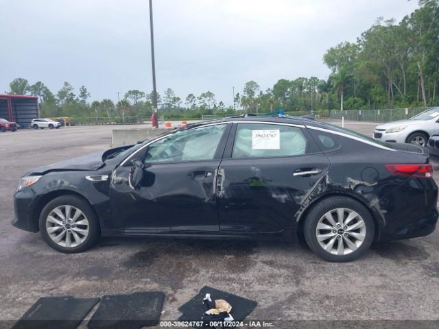 5XXGT4L3XJG246833 KIA Optima S