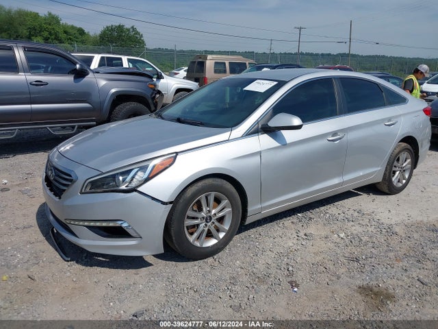 Hyundai SONATA SE 2015 5NPE24AF6FH193194 Image 2