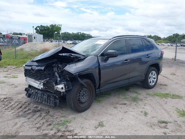 Toyota RAV4 LE 2019 JTMH1RFV6KJ015980 Image 2