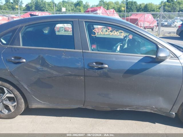 3KPF24AD7ME404536 KIA Forte Lxs