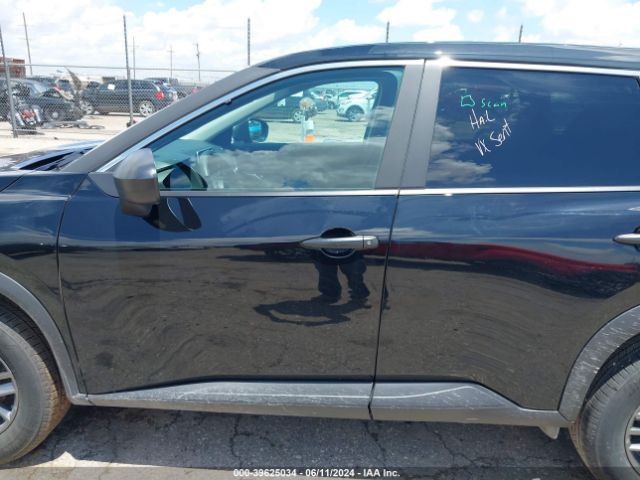5N1BT3AA1RC676828 Nissan Rogue S Fwd