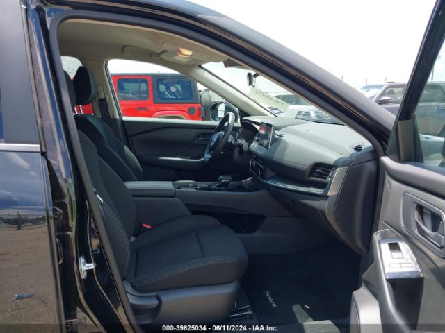 5N1BT3AA1RC676828 Nissan Rogue S Fwd