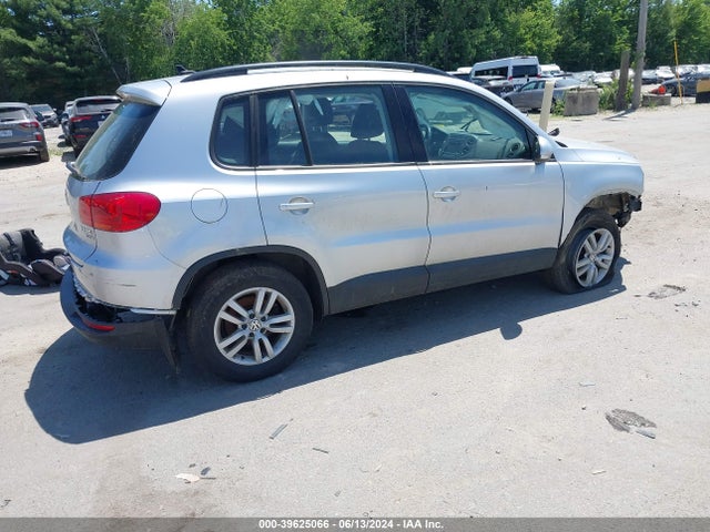 WVGBV7AX7FW501144 Volkswagen TIGUAN S