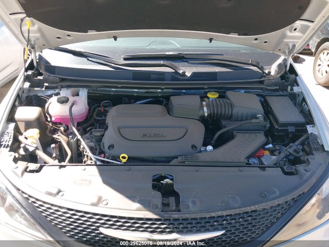 2C4RC1CG9RR136336 Chrysler Voyager Lx