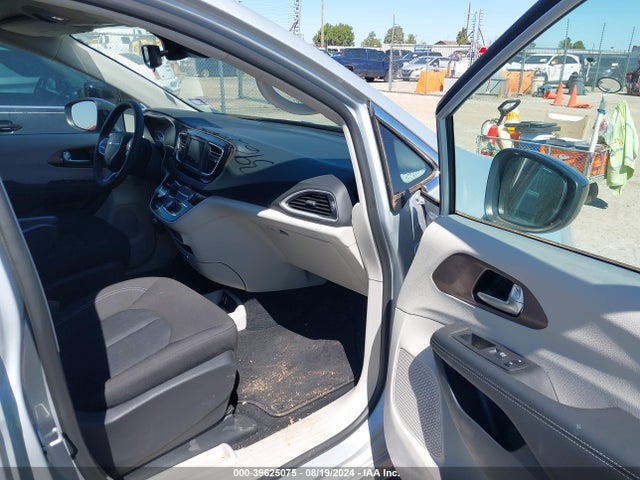 2C4RC1CG9RR136336 Chrysler Voyager Lx