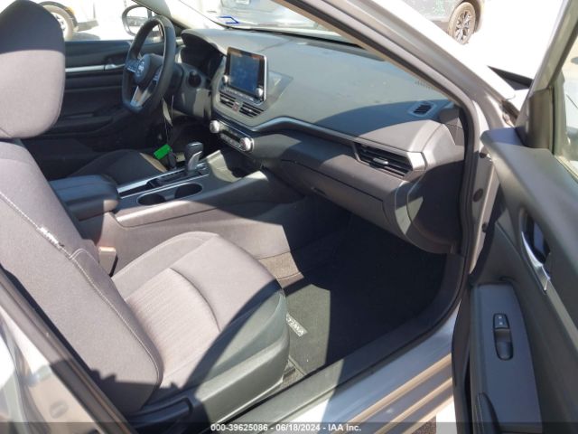 1N4BL4DV6NN308786 Nissan Altima Sv Fwd