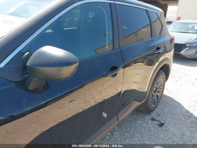 5N1BT3AA4RC710521 Nissan Rogue S Fwd