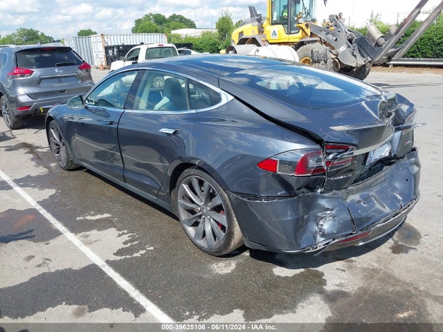 5YJSA1H15EFP48762 Tesla Model S P85
