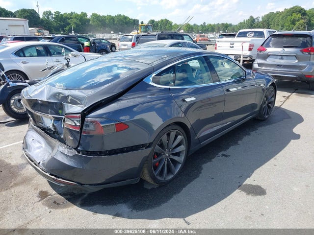 5YJSA1H15EFP48762 Tesla Model S P85