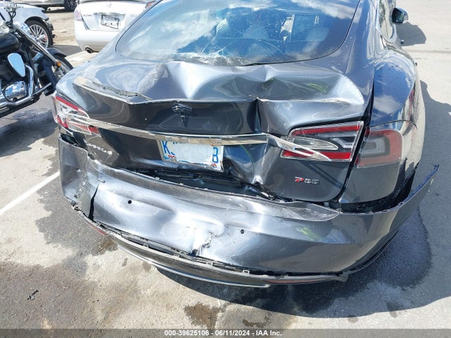 5YJSA1H15EFP48762 Tesla Model S P85