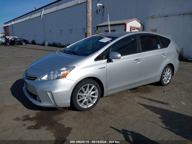 Toyota Prius V Five 2014 JTDZN3EU9EJ004779 Image 2