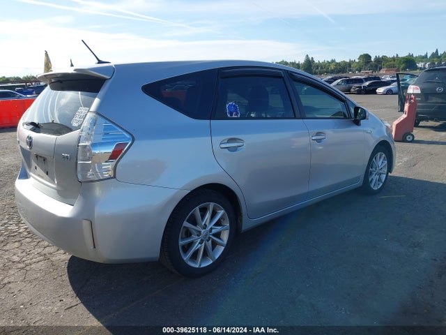 Toyota Prius V Five 2014 JTDZN3EU9EJ004779 Image 4