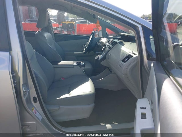 Toyota Prius V Five 2014 JTDZN3EU9EJ004779 Image 5