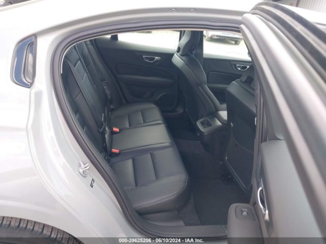 7JRL12FK1RG299423 Volvo S60 B5 Core Dark Theme