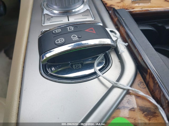 2009 JAGUAR XF SAJWA05B69HR09717 Photo 10