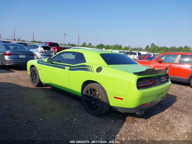 2C3CDZAT7FH775452 Dodge Challenger R/t