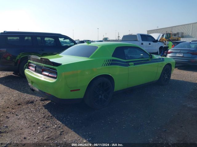 2C3CDZAT7FH775452 Dodge Challenger R/t