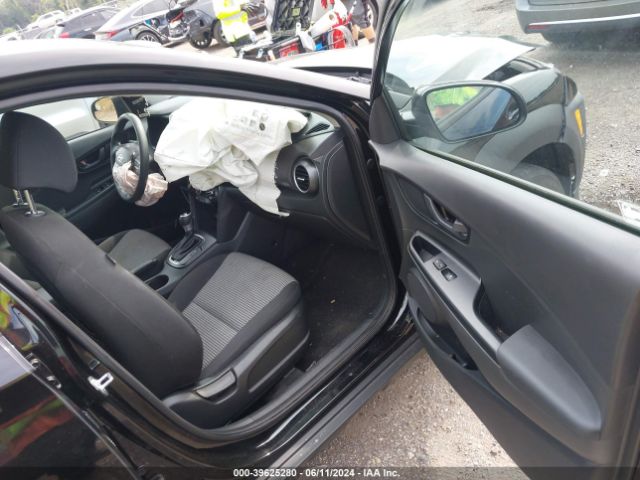 KM8K12AA6MU660272 Hyundai Kona Se