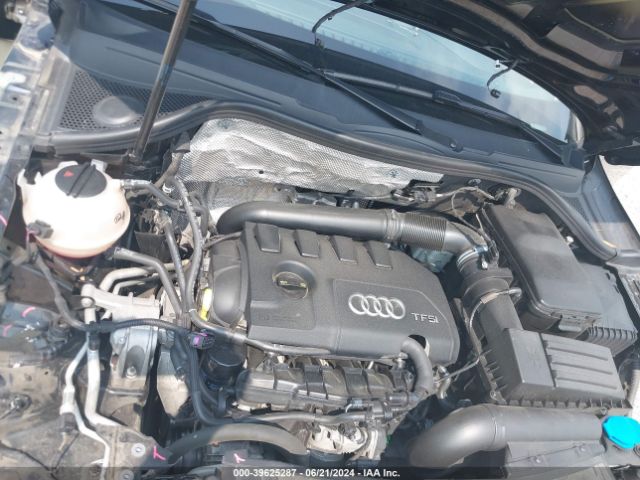 WA1JCCFS5HR005413 Audi Q3 2.0t Premium