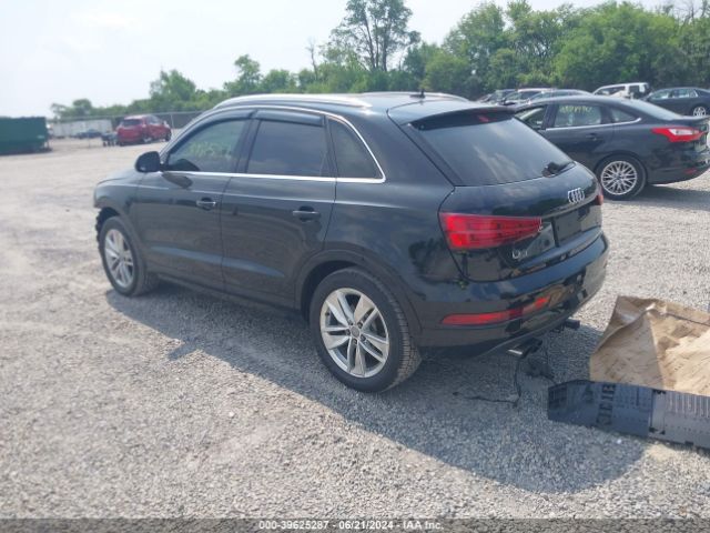 WA1JCCFS5HR005413 Audi Q3 2.0t Premium
