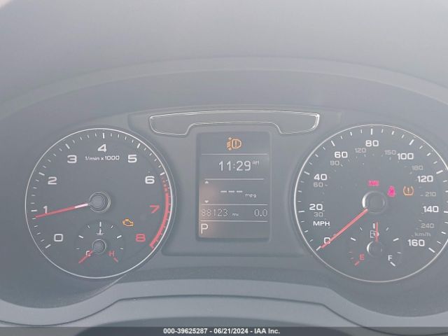 WA1JCCFS5HR005413 Audi Q3 2.0t Premium