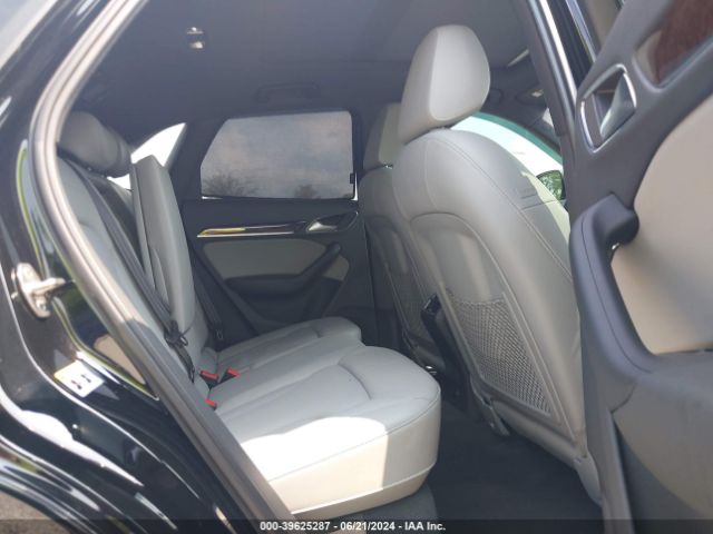 WA1JCCFS5HR005413 Audi Q3 2.0t Premium