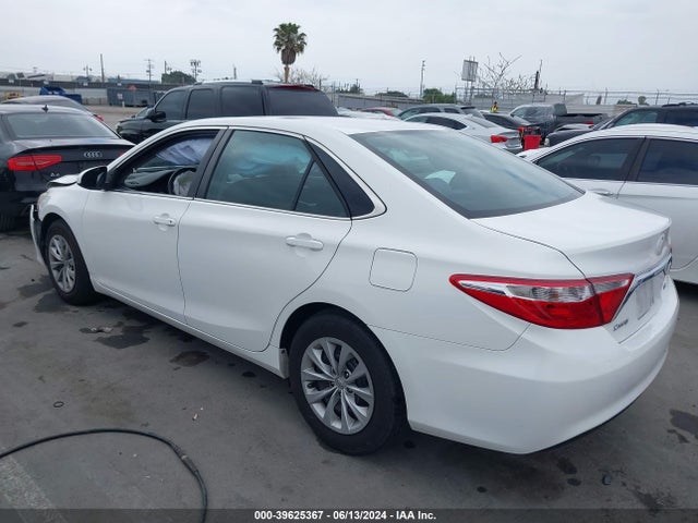 Toyota CAMRY LE 2015 4T4BF1FK7FR446834 Image 3