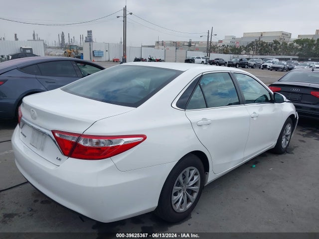 Toyota CAMRY LE 2015 4T4BF1FK7FR446834 Image 4