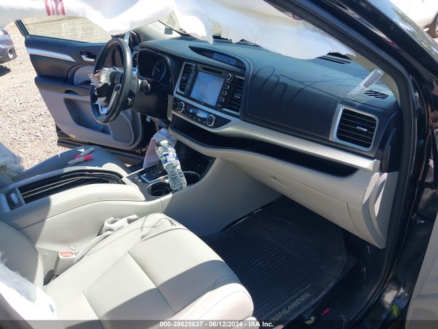Toyota Highlander Xle 2017 5TDJZRFH2HS365719 Image 5