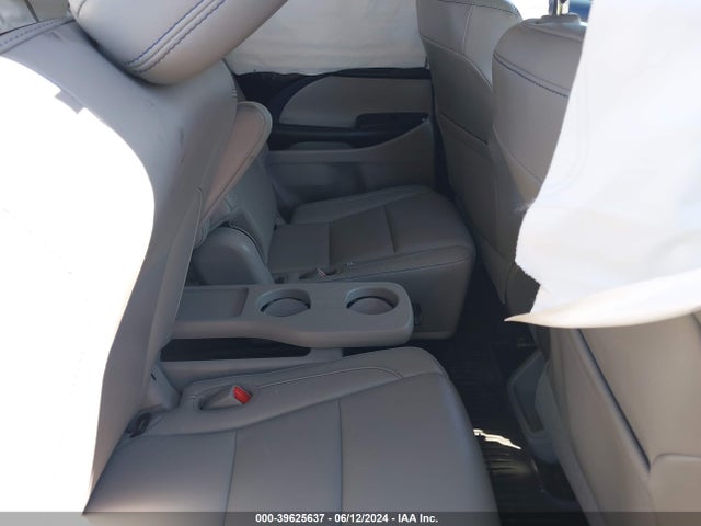 Toyota Highlander Xle 2017 5TDJZRFH2HS365719 Image 8