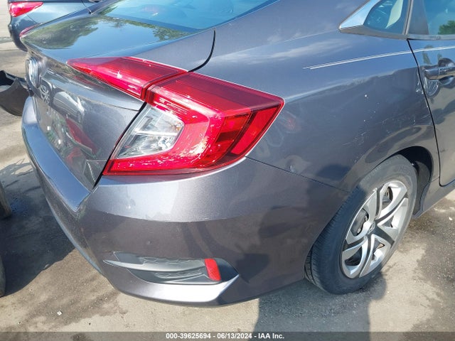 Honda Civic Lx 2018 2HGFC2F56JH525983 Image 20