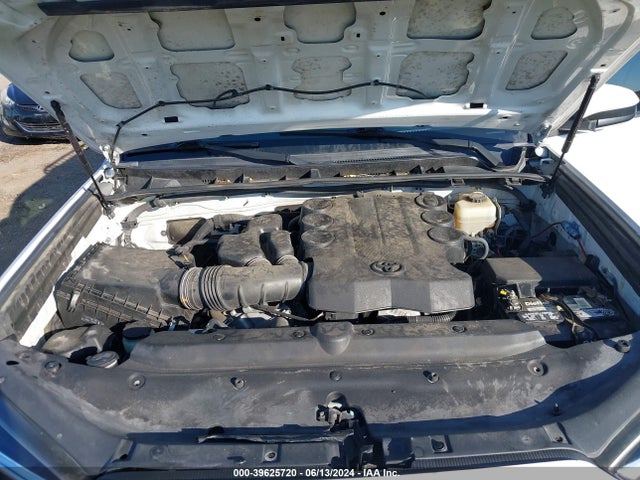 Toyota 4RUNNER SR5 2014 JTEBU5JRXE5196672 Image 10