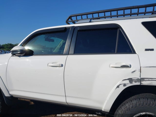 Toyota 4RUNNER SR5 2014 JTEBU5JRXE5196672 Image 14