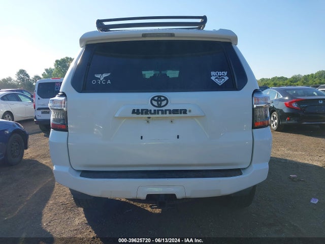 Toyota 4RUNNER SR5 2014 JTEBU5JRXE5196672 Image 16