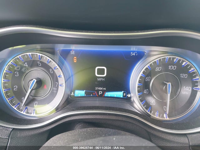 Chrysler 300 Anniversary Edition 2016 2C3CCARG3GH321289 Image 7