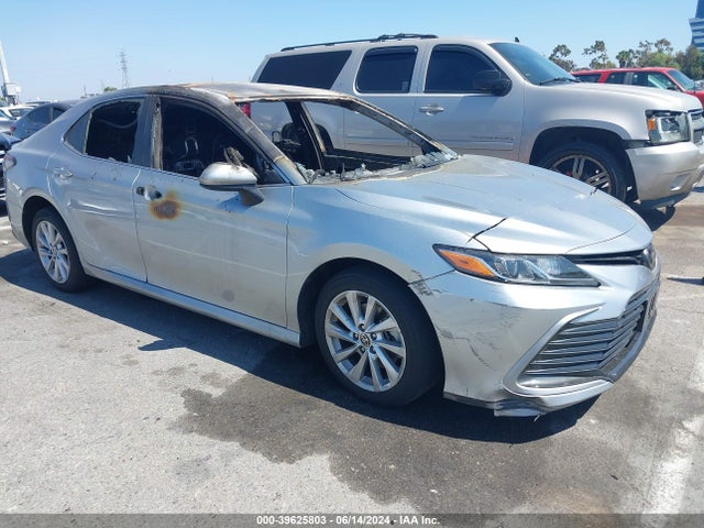 Toyota CAMRY LE 2021 4T1C11AK2MU436956 головне зображення