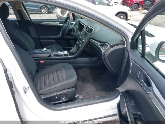 3FA6P0H76JR132971 Ford FUSION SE