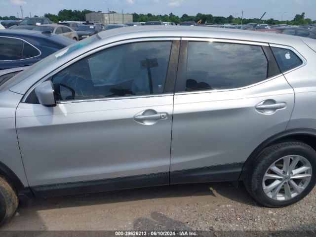 JN1BJ1CP8JW160164 Nissan Rogue Sport S