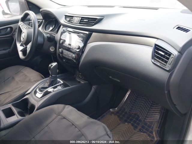 JN1BJ1CP8JW160164 Nissan Rogue Sport S