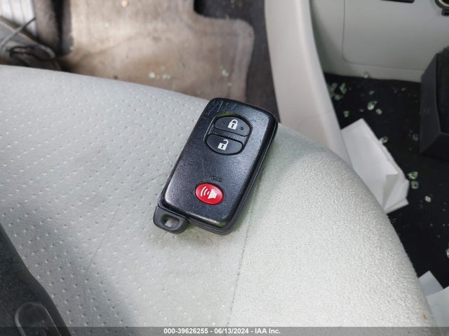 Toyota Prius Two 2015 JTDKN3DUXF1963337 Image 11