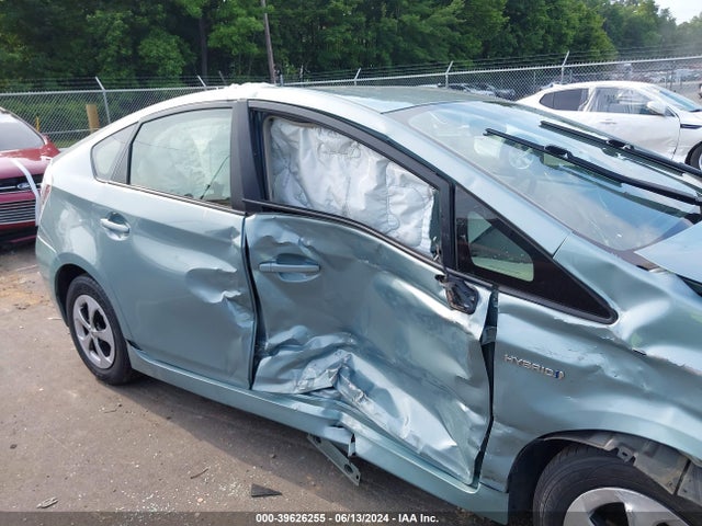 Toyota Prius Two 2015 JTDKN3DUXF1963337 Image 17