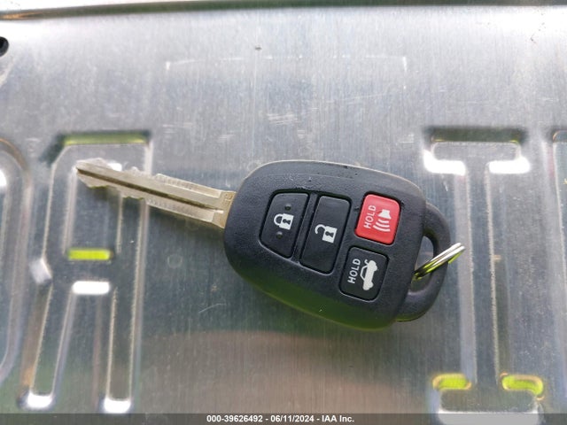 Toyota COROLLA LE 2018 2T1BURHE8JC038911 Image 11