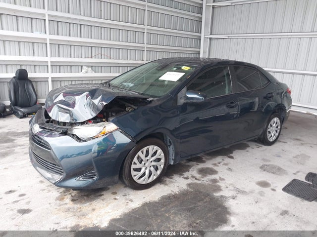 Toyota COROLLA LE 2018 2T1BURHE8JC038911 Image 2